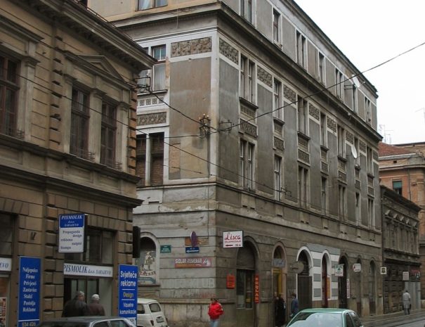 Poslovno–stambena zgrada na uglu ulicâ Mula Mustafe Bašeskije i Edhema Mulabdića